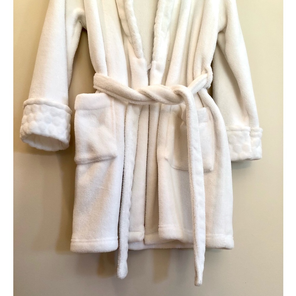 Croft & Barrow Intimates White Soft Plush Robe - image 8